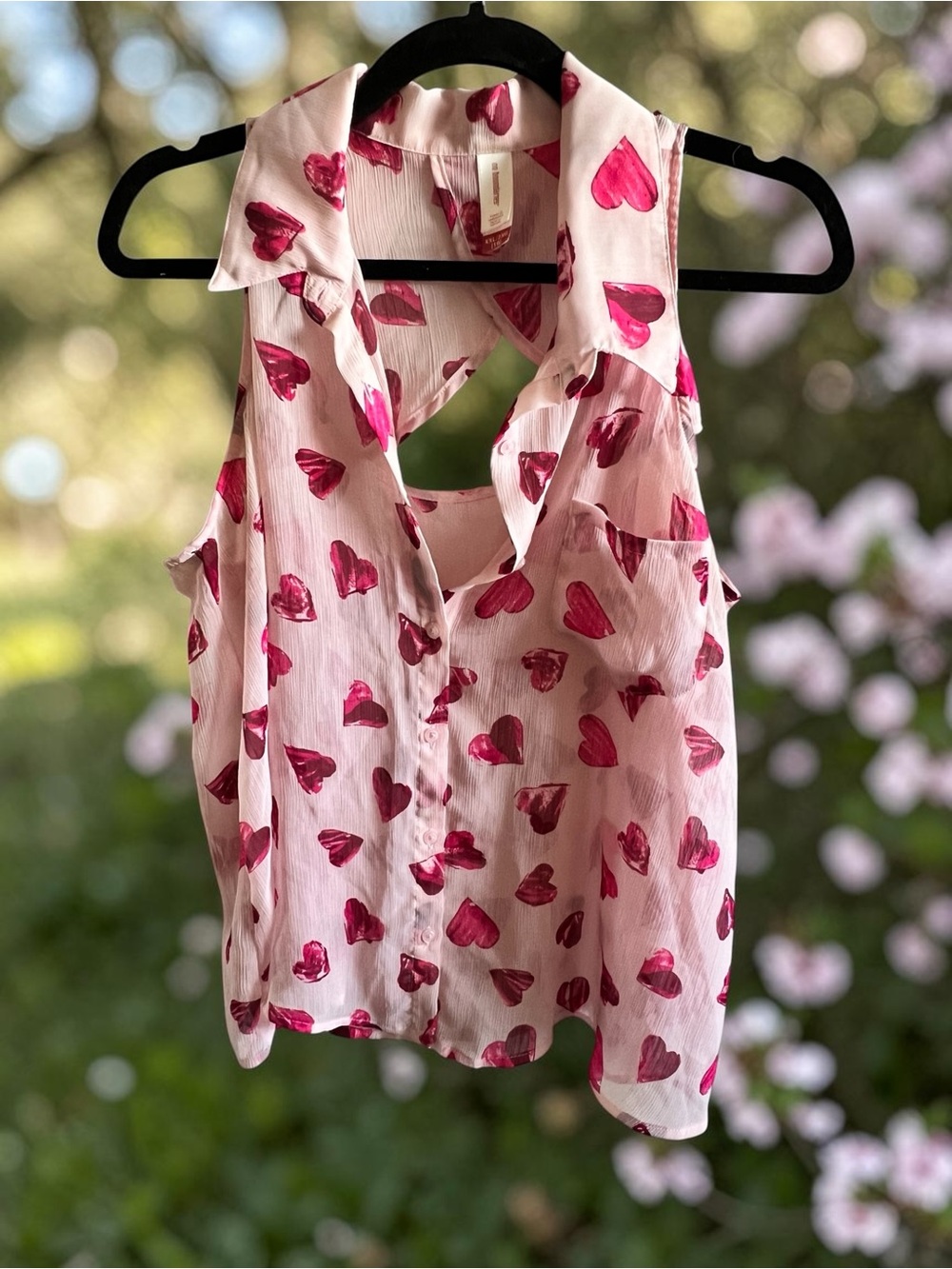 No Boundaries Pink Sleeveless Button Front Heart Print Blouse